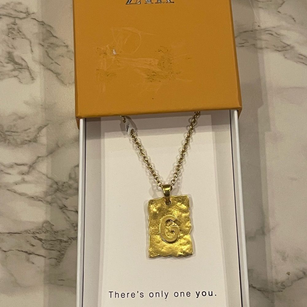 𝅺Zara Initial G Stamp Necklace NIB